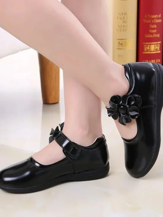 Adorable Mary Jane Shoes for Girls| Flower Detail | Boutique | BeccaLuxuryKids - Picture 2 of 5